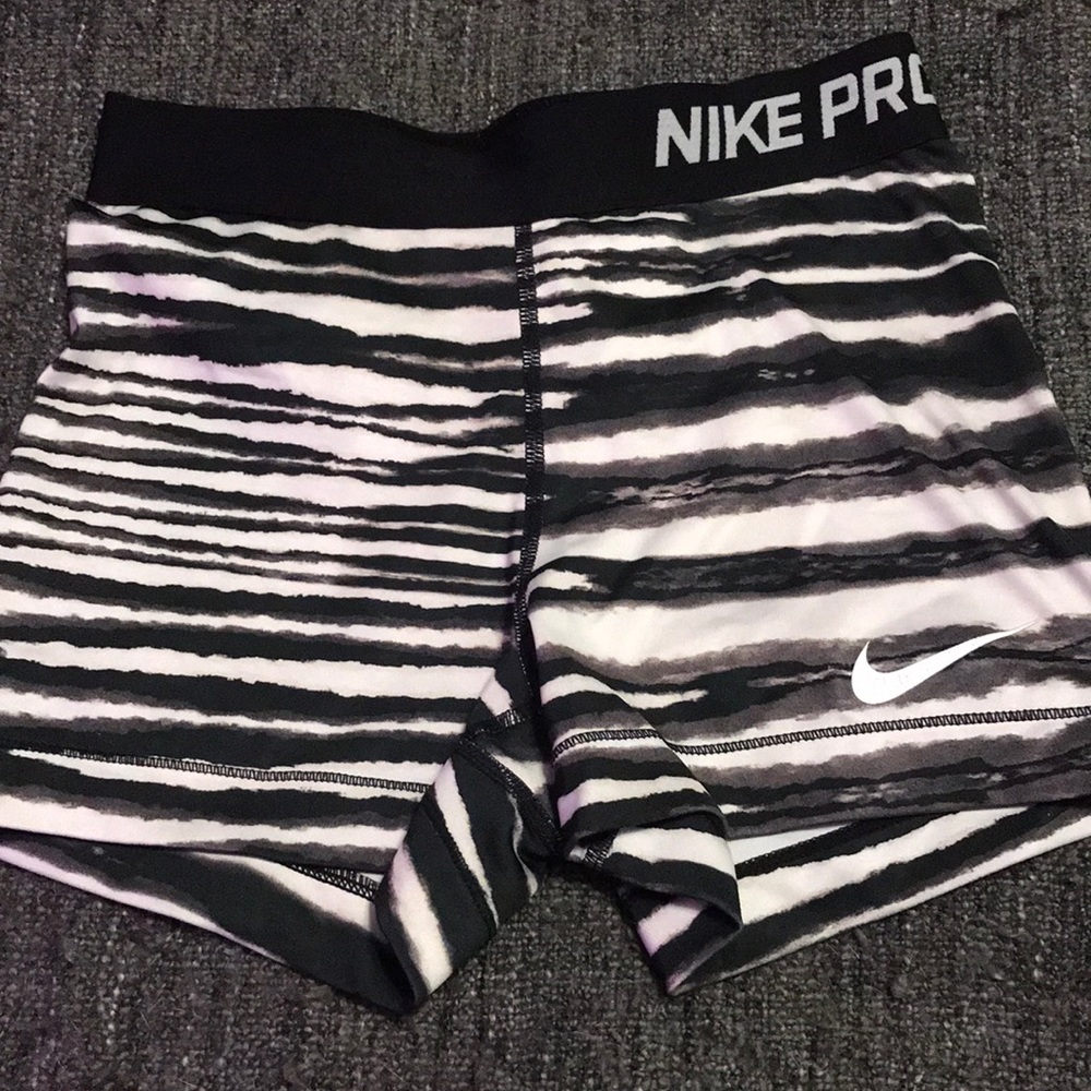 Pre-💓ed Nike Pro shorts